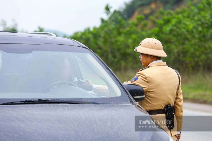 Theo Đại úy Dũng, trước, trong và sau Tết Nguyên đán, đơn vị chủ động duy trì lực lượng trên các tuyến quốc lộ trọng điểm để kịp thời phát hiện, xử lý vi phạm, góp phần phòng ngừa ùn tắc, tai nạn, bảo đảm trật tự an toàn giao thông, phục vụ người dân đi lại an toàn dịp Tết.