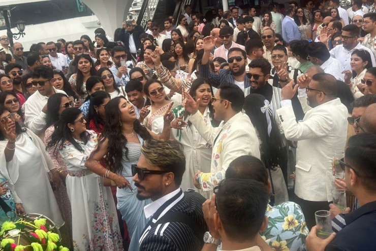 Tỉ phú Ấn Độ tổ chức lễ cưới kéo dài trong 5 ngày tại Quảng Ninh