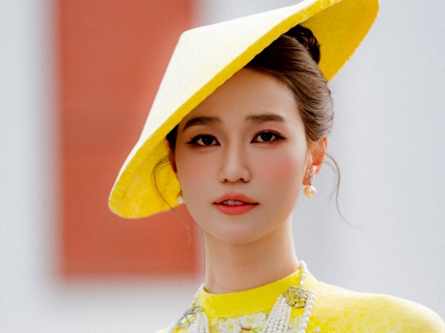 Khánh My: 'Kinh tế khó khăn nên tôi ăn Tết tối giản'