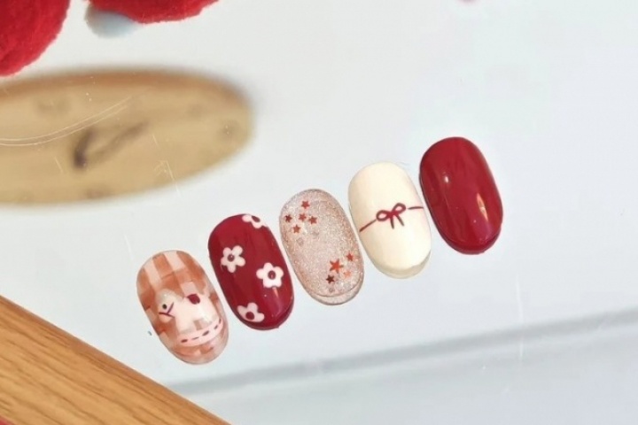Gợi ý mẫu nails đẹp vừa chơi Valentine vừa đón Tết