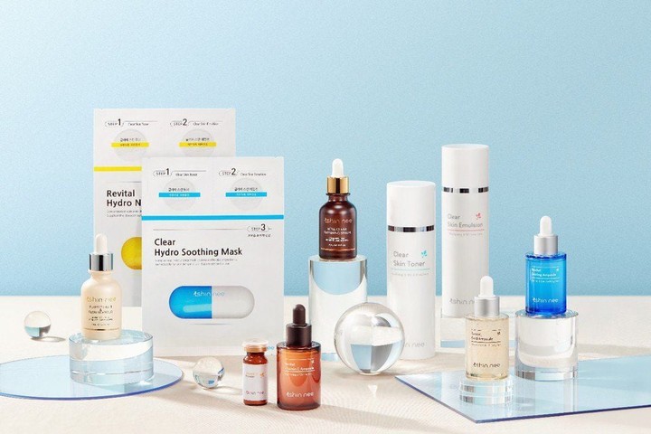 Bộ mỹ phẩm chăm sóc da là món quà Valentine lý tưởng cho phái nữ.