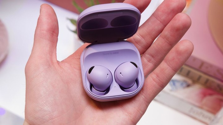 Các loại tai nghe không dây với mẫu mã đa dạng. (Ảnh: Cellphone)