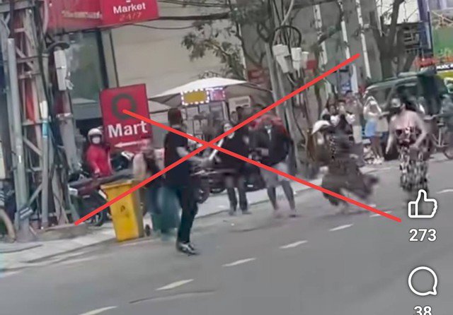 Hình ảnh nhóm đối tượng cầm hung khí rượt đuổi, gây náo loạn trên đường. Ảnh: Công an TP Đà Nẵng.