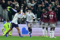 Nóng bảng xếp hạng Ngoại hạng Anh: MU giữ vững top 4, Tottenham trên bờ vực nguy hiểm