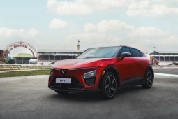 VinFast VF 7: “Mãnh thú” toàn năng cả về sức mạnh vận hành, trang bị an toàn và giá trị kinh tế