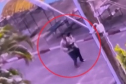 Nổ súng, bắt giữ hàng trăm con tin tại trường học Thái Lan