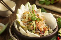 Chuyên gia nhắc nhở thực phẩm 'quen mặt' ngày Tết: Bày ra là vơi nhanh nhất bàn tiệc nhưng phải coi chừng