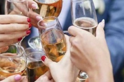 Uống rượu bia ngày Tết, hôm sau CSGT kiểm tra có nồng độ cồn có bị xử phạt không?