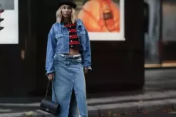 Cách phối đồ với chân váy denim dài theo xu hướng dự đoán hot nhất năm 2026