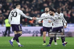 MU bị cắt chuỗi thăng hoa: Đua top 4  " căng như dây đàn " , gian nan thử tài Carrick