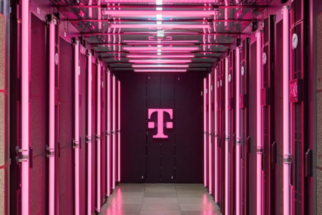 Siêu nhà máy AI đủ sức tiếp chuyện 450 triệu dân EU cùng lúc