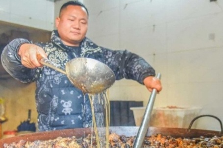 Cậu bé mồ côi thành ông chủ chuỗi nhà hàng có doanh thu 'khủng'