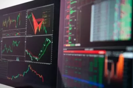 Chứng khoán bất ngờ bứt phá mạnh, VN-Index tăng gần 43 điểm