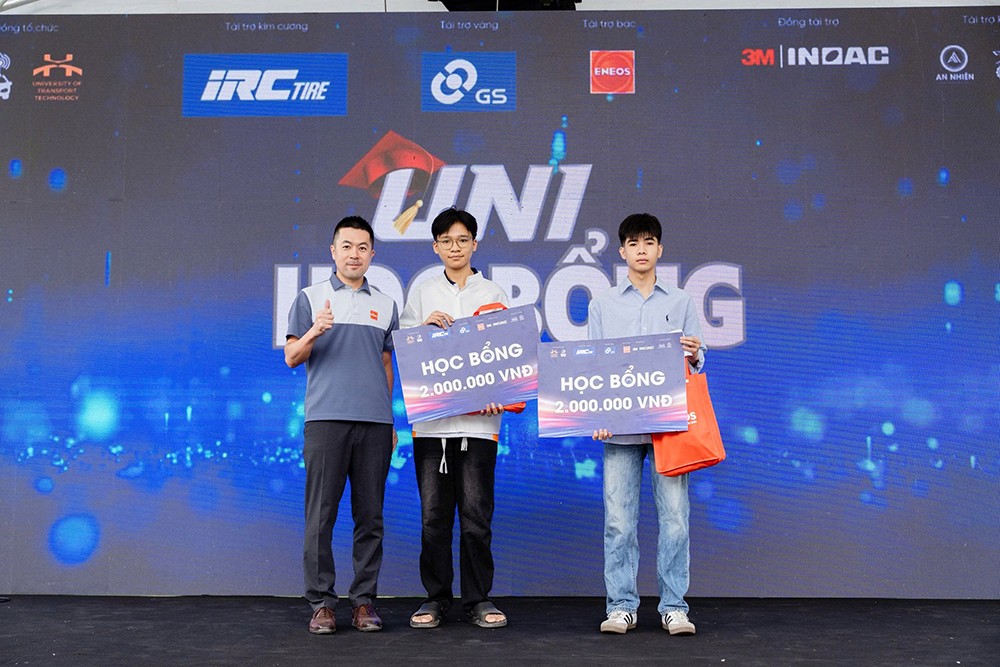 ENEOS trao tặng học bổng cho sinh viên Trường Đại học Công nghệ Giao thông vận tải Hà Nội 12/2025