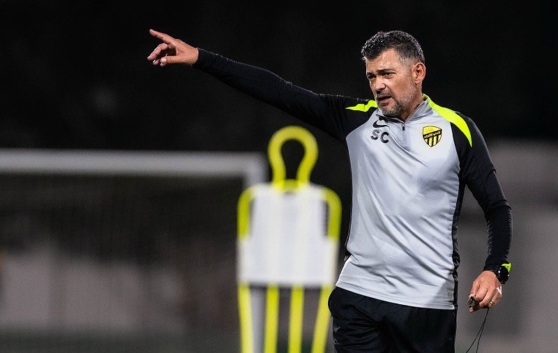 HLV Conceicao tố Al Ittihad bị trọng tài xử ép ở trận thua Al Nassr mới đây