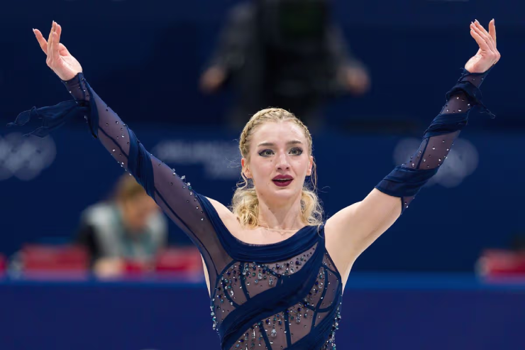 Amber Glenn cực cuốn hút với trang phục "xuyên thấu" bắt mắt