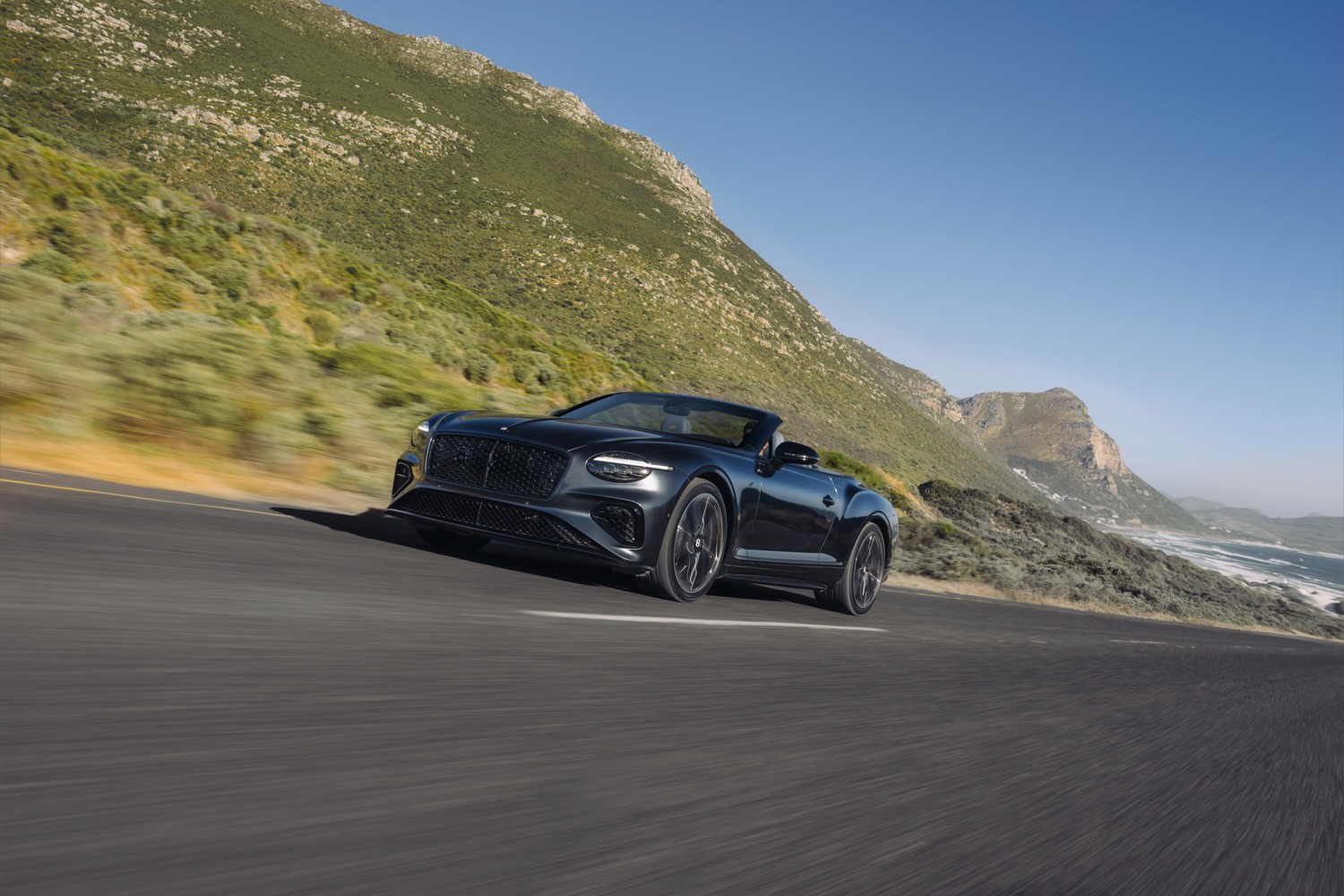 Lần đầu tiên trên Continental GT S có vi sai chống trượt điện tử.