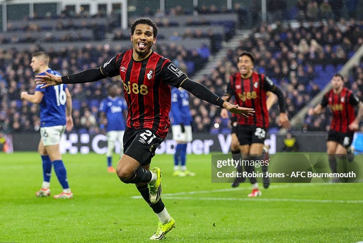 Bournemouth chơi hay ở hiệp hai