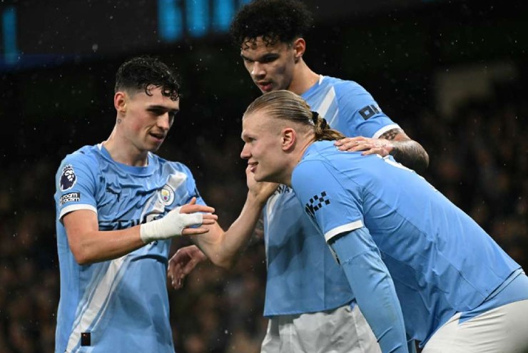 Haaland có "lần đầu" trong năm 2026, gây lo lắng khi phải rời sân sớm