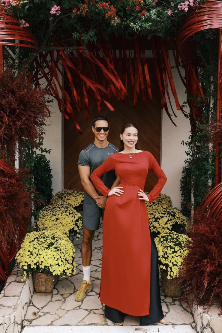 Hồ Ngọc Hà - Kim Lý trang hoàng biệt thự đón Tết - 2