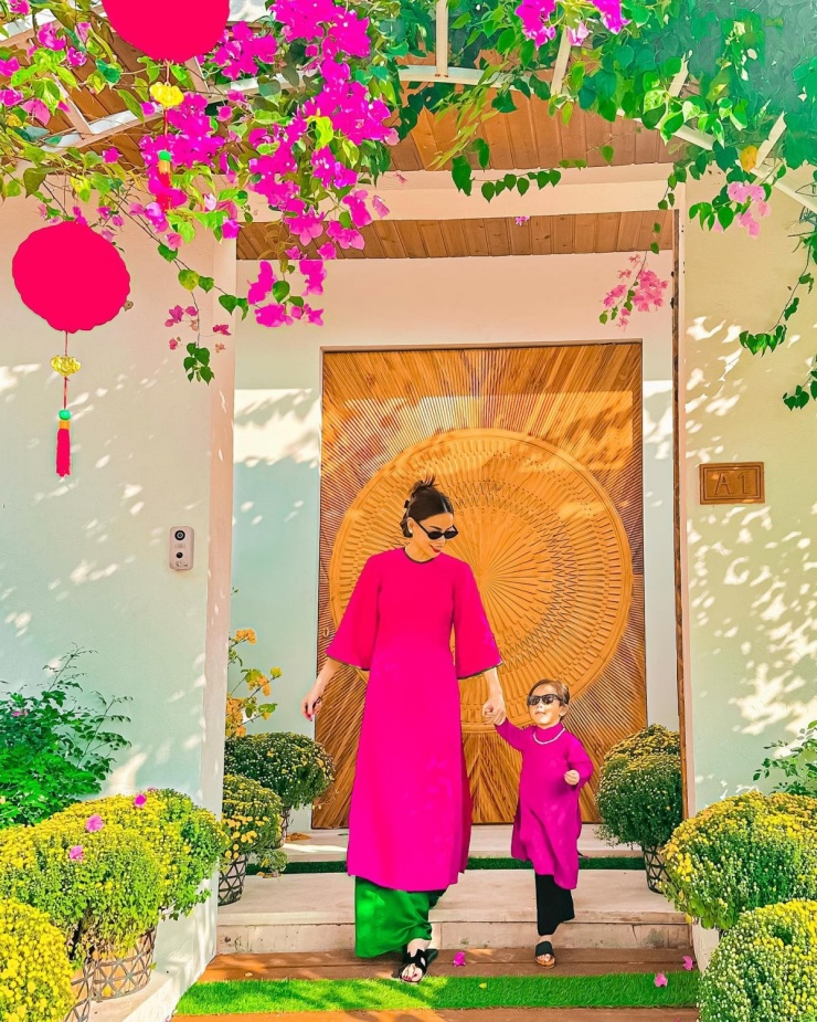 Hồ Ngọc Hà - Kim Lý trang hoàng biệt thự đón Tết - 3