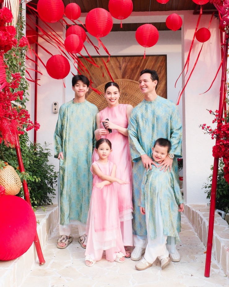 Hồ Ngọc Hà - Kim Lý trang hoàng biệt thự đón Tết - 5