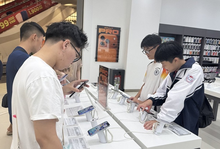 Giá iPhone điều chỉnh giảm. Ảnh: D.A