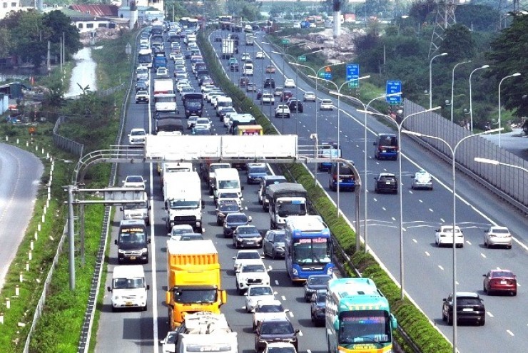 Cảnh sát đưa ra lộ trình  ' né '  kẹt xe khi rời Hà Nội về quê ăn Tết