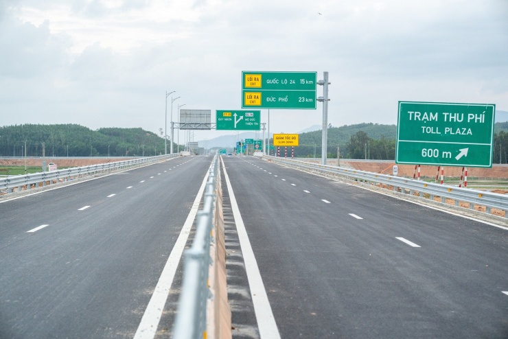 Cao tốc Quảng Ngãi - Hoài Nhơn chính thức được đưa vào vận hành từ ngày 12/2. Ảnh: N.X