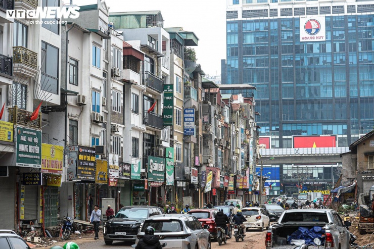 Dự án nâng cấp, mở rộng đường Nguyễn Tuân (phường Thanh Xuân, Hà Nội) được UBND quận Thanh Xuân (cũ) phê duyệt năm 2018 với tổng mức đầu tư gần 400 tỷ đồng. Tuyến đường dài gần 1km, từ nút giao Nguyễn Trãi đến ngõ 162 Nguyễn Tuân, khi hoàn thành sẽ được mở rộng lên 21m nhằm giảm áp lực giao thông cho khu vực đông dân cư, nhiều chung cư và trường học.