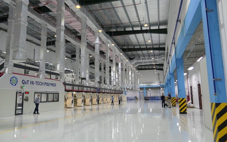 Một góc nhà máy sản xuất giấy nền polymer in tiền.