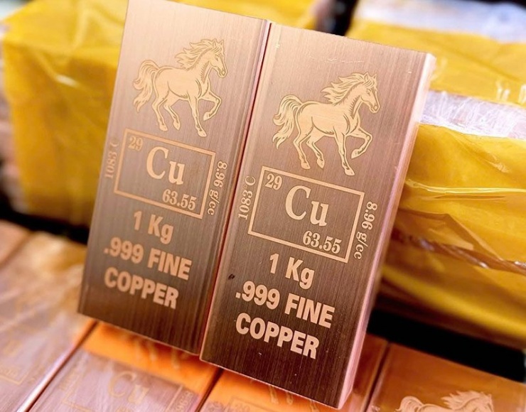 Đồng thỏi được khắc chữ, in hình bán giá gấp đôi so với đồng phế liệu.