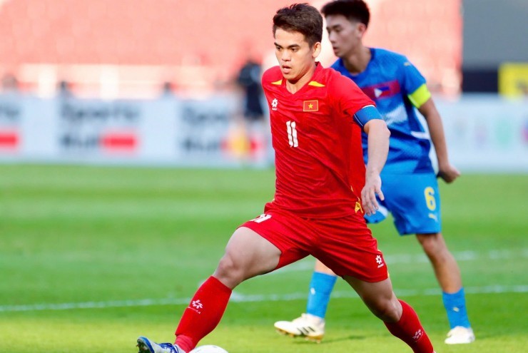 Đội trưởng Khuất Văn Khang nói gì về vụ đuổi bắt với sao Hàn Quốc, muốn về Tết bù đắp cho bố mẹ?