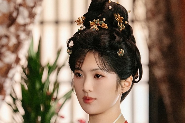 'Công chúa Huawei' lần đầu đóng phim cổ trang