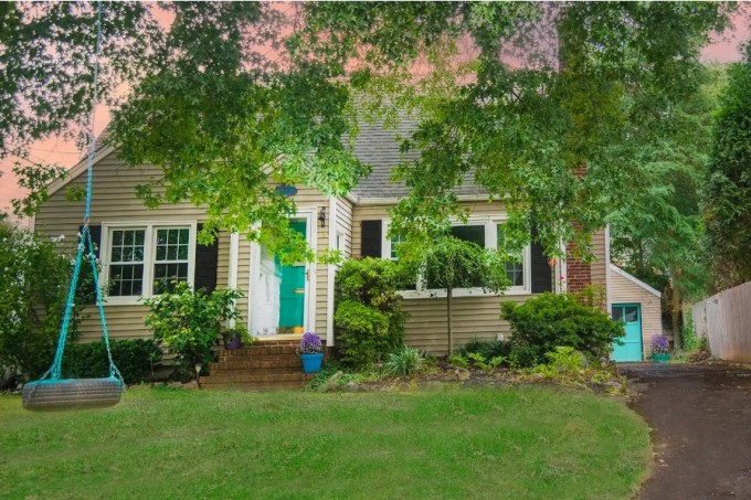 Ngôi nhà bà Barr bán để giải phóng khỏi nợ nần. Ảnh: Sue Barr