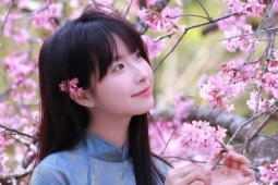 Các kiểu áo dài cách tân đón Tết của giới trẻ