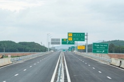 Vì sao tạm dừng thông xe cao tốc Quảng Ngãi - Hoài Nhơn trong dịp Tết?
