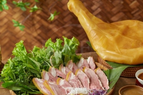 1 món ăn 'siêu hot' dịp Tết bác sĩ khuyến cáo có thể khiến huyết áp cao vút nếu lạm dụng