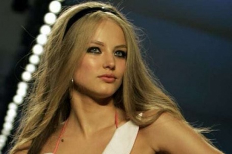 Bi kịch của  " thiên thần tóc mây "  Ruslana Korshunova sau chuyến bay tới đảo tỷ phú