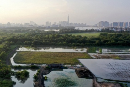 Hùn tiền mua đất bên ít bên nhiều, cùng đứng tên sổ đỏ: Ngã ngửa khi đất bị thu hồi