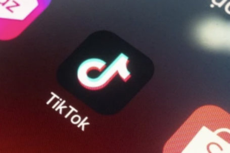 Một năm tăng phí liên tục, giá hàng trên sàn “đội” thêm 33%