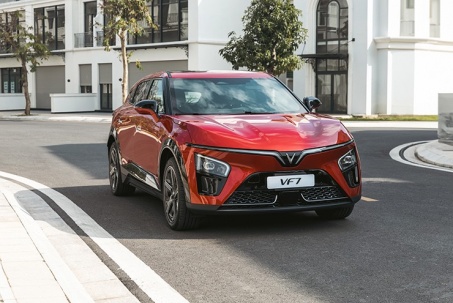 Giá xe VinFast VF 7 tháng 2/2026, ưu đãi tới 58 triệu đồng