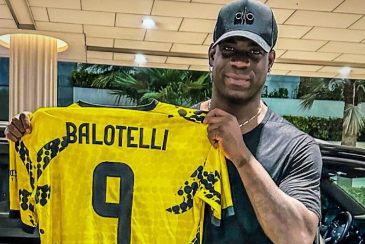 Balotelli trong màu áo mới
