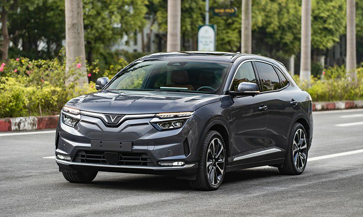 VinFast VF 8 Eco trang bị 2 mô tơ điện đặt ở hai cầu trước, sau với công suất 350 mã lực.