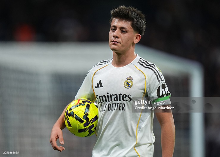 Guler thường xuyên phải ngồi dự bị dù sở hữu kỹ thuật và khả năng kiến tạo ấn tượng