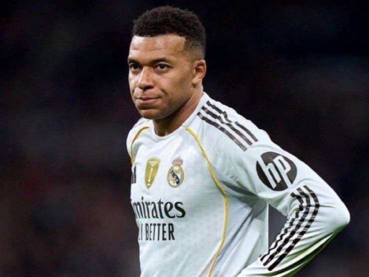 Tin mới nhất bóng đá sáng 13/2: Mbappe chấn thương đầu gối, Nottingham chốt HLV mới