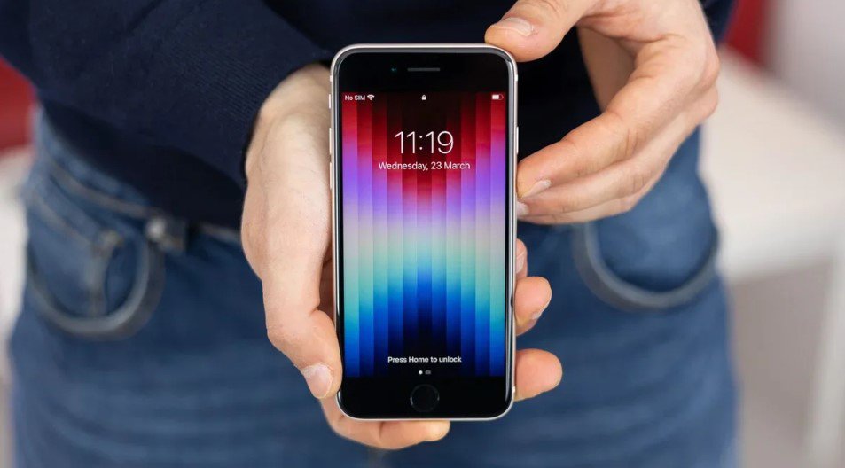iPhone SE với thiết kế cổ điển.