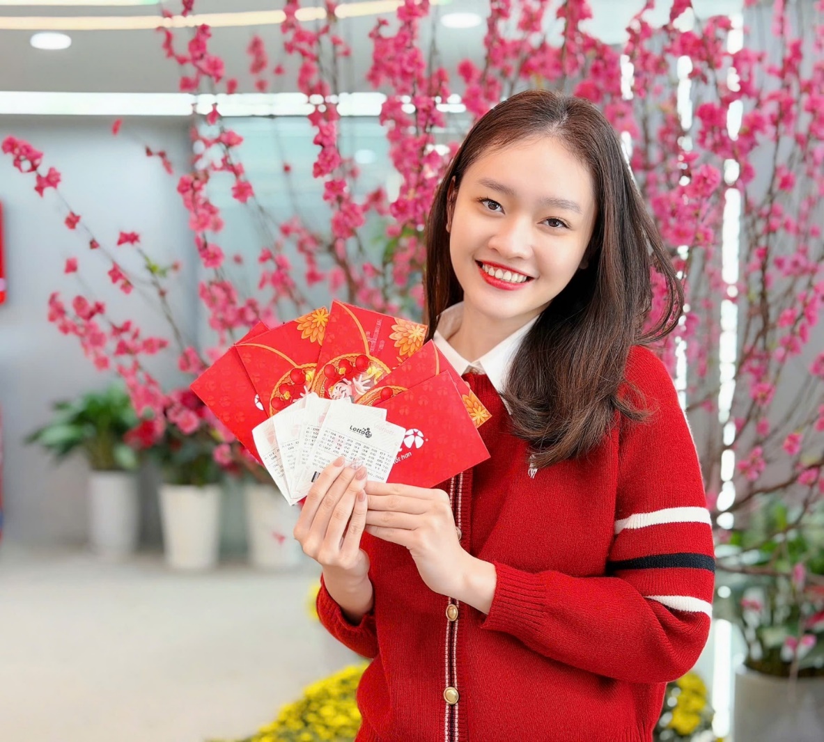 Những tấm vé số thay lời chúc đầu năm dành tặng người thân, bạn bè