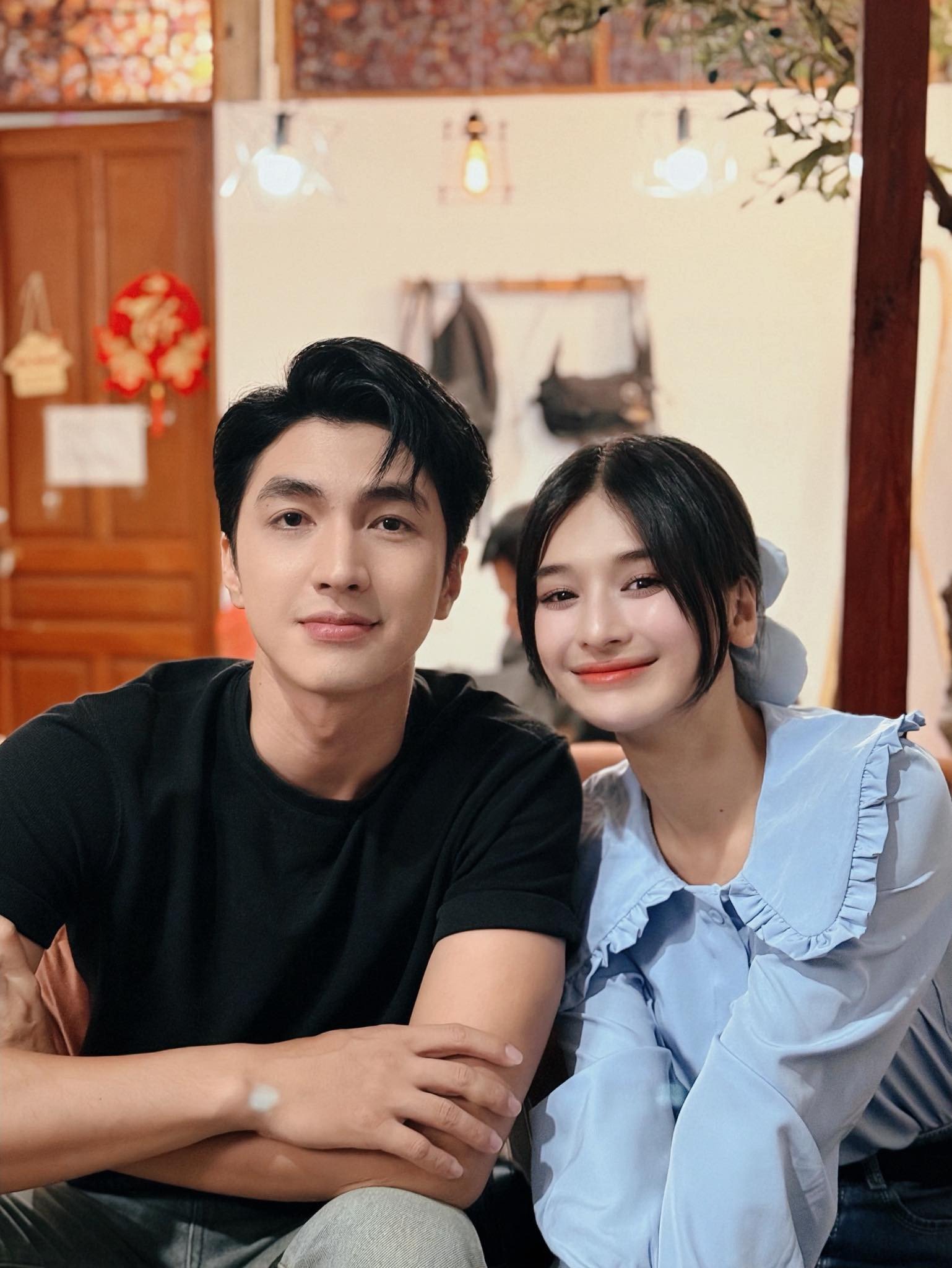 Yến My với Thanh Sơn và Bình An ở hậu trường phim.&nbsp;