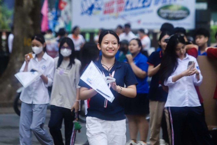 Thí sinh dự thi vào lớp 10 năm 2025 tại Hà Nội. Ảnh: ĐV
